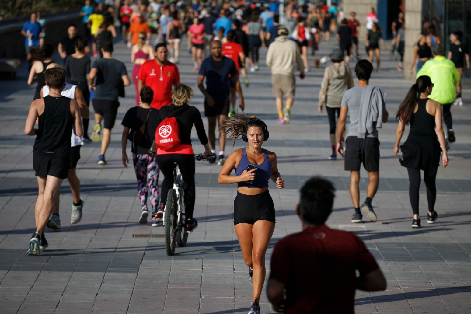 Spanish joggers taste fresh air as lockdown eases 